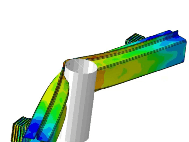 Verformung des Querträgers beim Pfahl-Crash