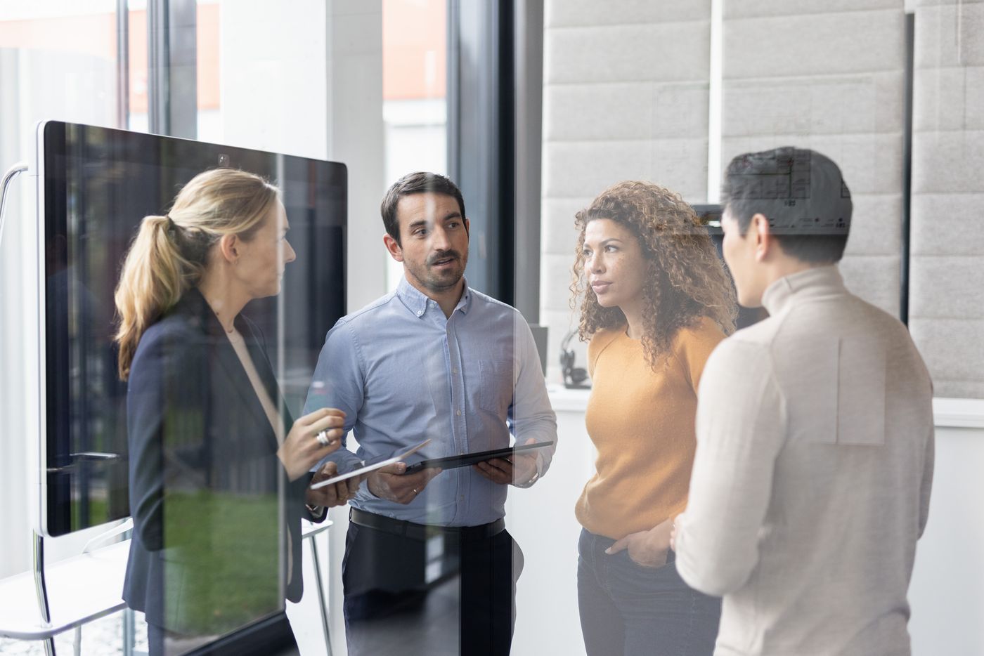 vier-personen-besprechung