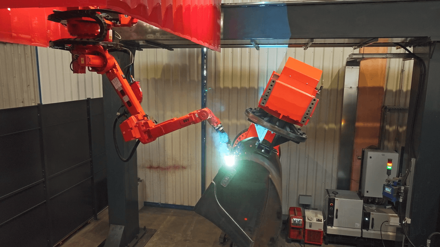 Raedlinger-Fertigung-Schweissroboter