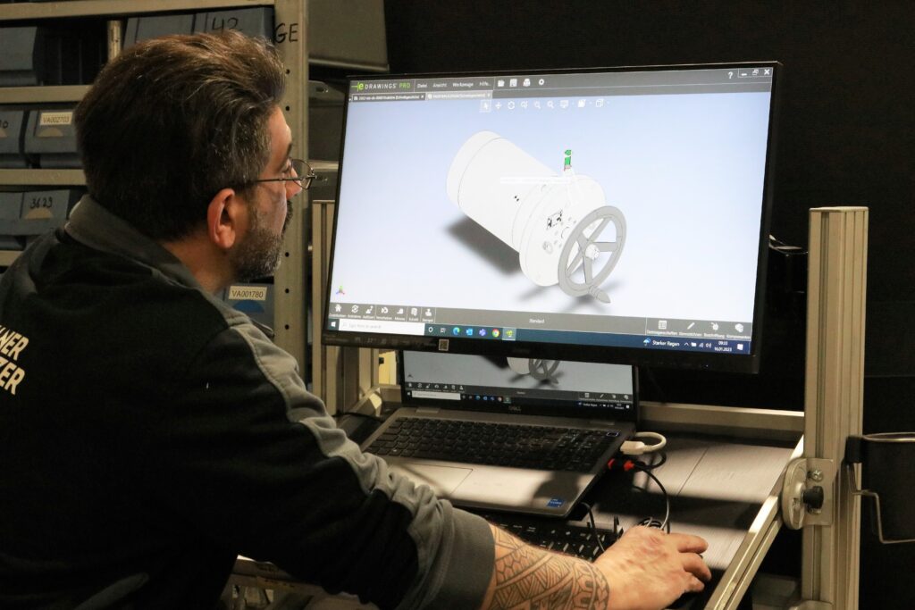 DELLNER BUBENZER Arbeitsplatz Fertigung 3D Daten 