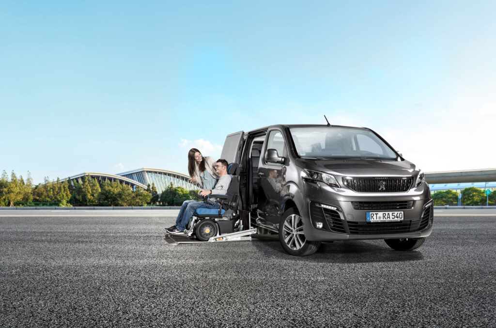 Peugeot-Traveller-002