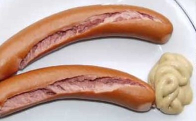 Würstchen mit Senf